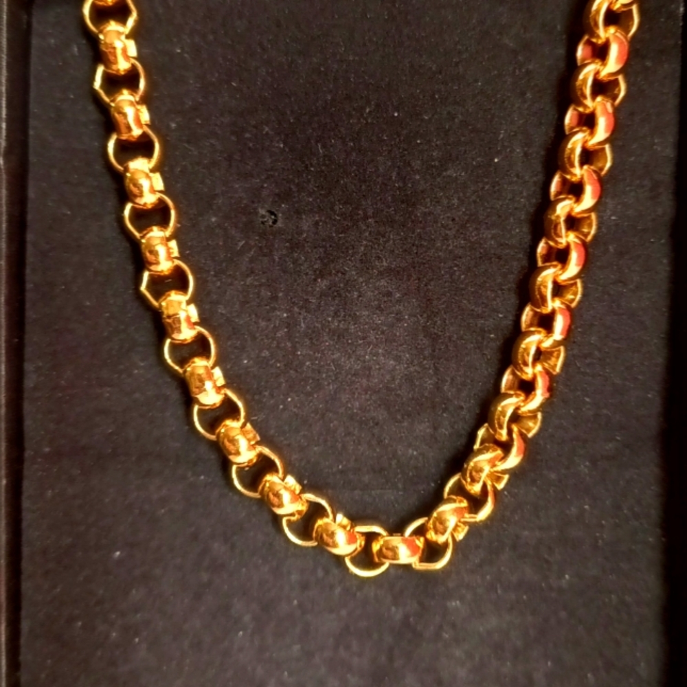 Vintage 18" MONET CHAIN NECKLACE